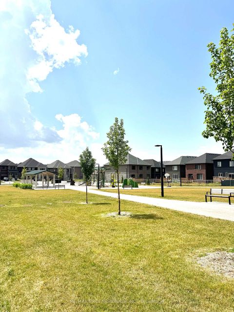 Photo 3 at 14 Barnyard Trail, Shore, Barrie