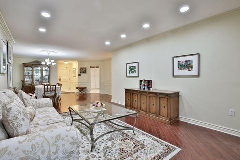 Photo 10 at 106 - 333 Clark Avenue W, Yorkhill, Vaughan