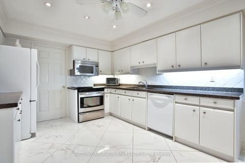 Photo 16 at 106 - 333 Clark Avenue W, Yorkhill, Vaughan