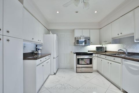 Photo 18 at 106 - 333 Clark Avenue W, Yorkhill, Vaughan