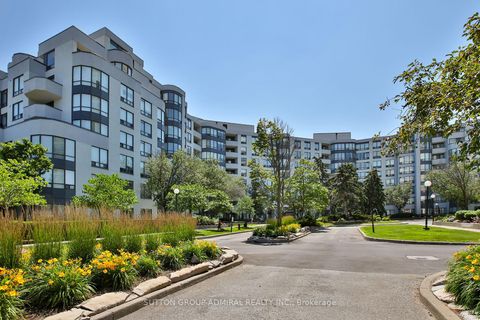Photo 39 at 106 - 333 Clark Avenue W, Yorkhill, Vaughan