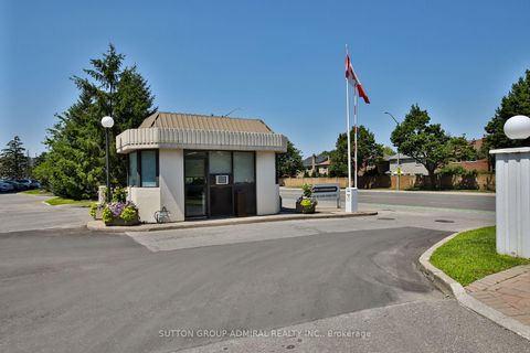 Photo 40 at 106 - 333 Clark Avenue W, Yorkhill, Vaughan