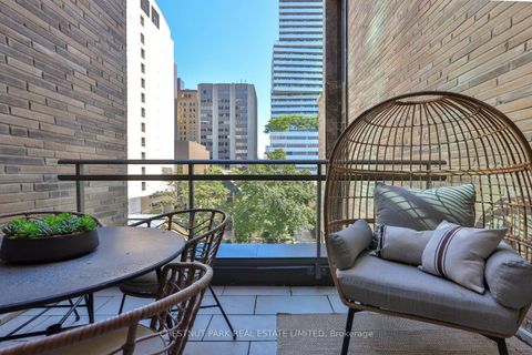 Photo 19 at 404 - 10 Prince Arthur Avenue, Annex, Toronto