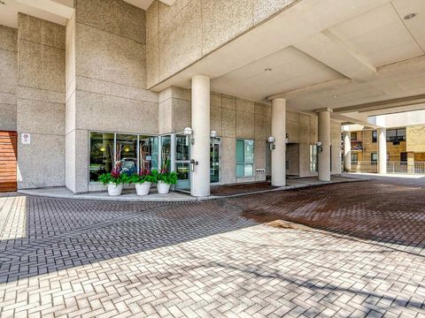 Photo 4 at 203 - 398 Eglinton Avenue, Mount Pleasant East, Toronto
