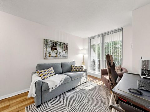 Photo 8 at 203 - 398 Eglinton Avenue, Mount Pleasant East, Toronto