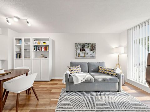Photo 9 at 203 - 398 Eglinton Avenue, Mount Pleasant East, Toronto