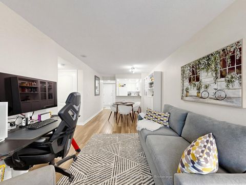 Photo 11 at 203 - 398 Eglinton Avenue, Mount Pleasant East, Toronto
