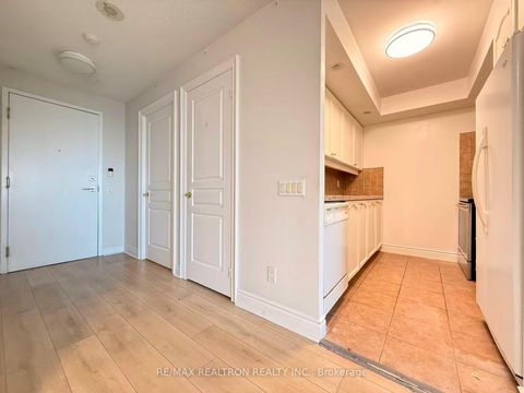 Photo 2 at 2708 - 10 Northtown Way, Willowdale East, Toronto