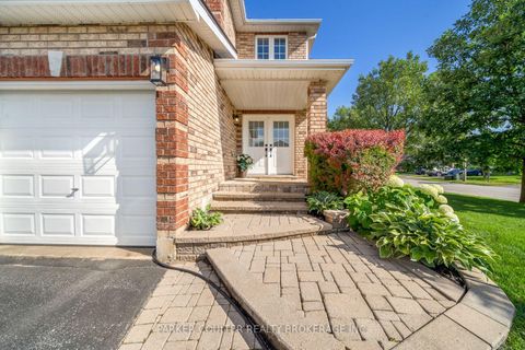 Photo 3 at 71 Balmoral Place, Shore, Barrie