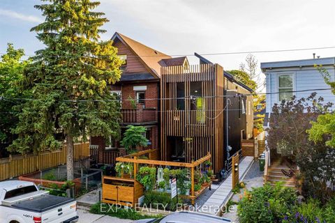 Photo 2 at 452 Montrose Avenue, Little Italy, Toronto
