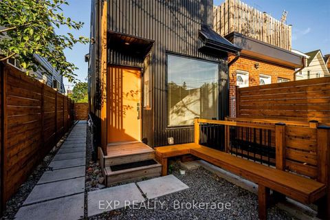 Photo 15 at 452 Montrose Avenue, Little Italy, Toronto