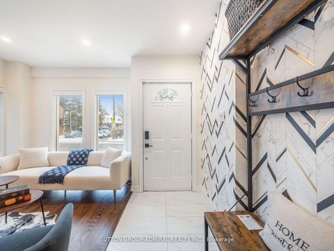 Photo 2 at 389 Davisville Avenue, Mount Pleasant East, Toronto