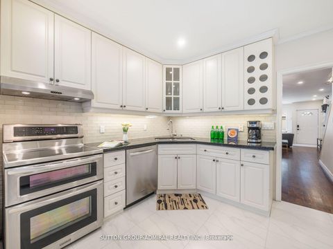 Photo 17 at 389 Davisville Avenue, Mount Pleasant East, Toronto