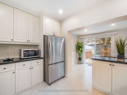Photo 19 at 389 Davisville Avenue, Mount Pleasant East, Toronto