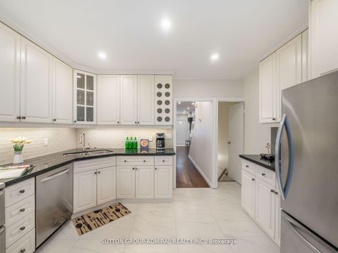 Photo 21 at 389 Davisville Avenue, Mount Pleasant East, Toronto