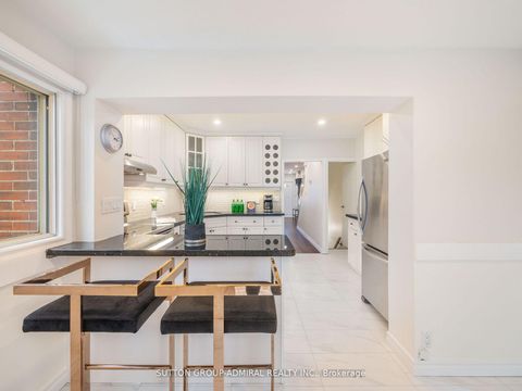 Photo 22 at 389 Davisville Avenue, Mount Pleasant East, Toronto