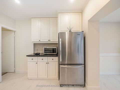 Photo 23 at 389 Davisville Avenue, Mount Pleasant East, Toronto