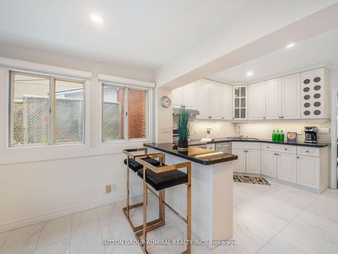 Photo 24 at 389 Davisville Avenue, Mount Pleasant East, Toronto