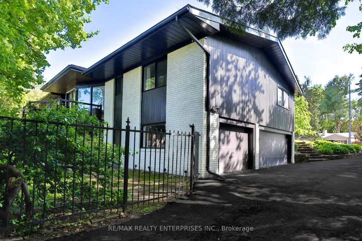 Photo 3 at 625 Sir Richards Road, Erindale, Mississauga
