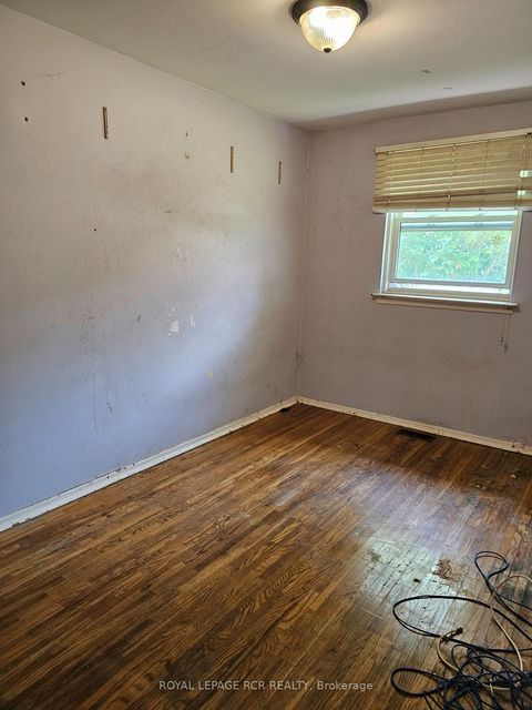 Photo 6 at 142 Cherrywood Drive, London, Newmarket
