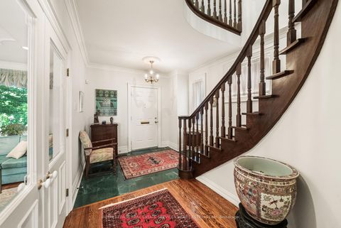 Photo 1 at 9 Inglewood Drive, Moore Park, Toronto