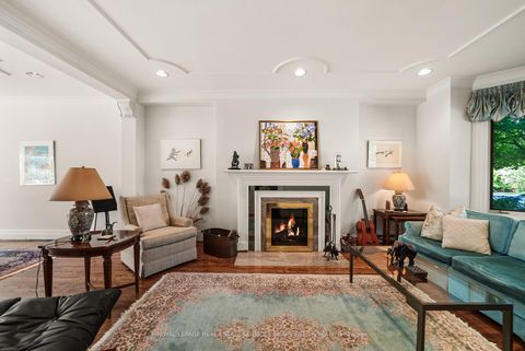 Photo 2 at 9 Inglewood Drive, Moore Park, Toronto