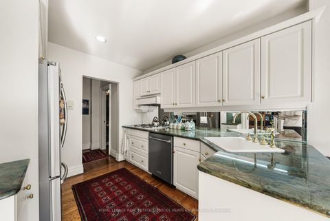 Photo 6 at 9 Inglewood Drive, Moore Park, Toronto