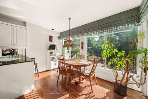 Photo 7 at 9 Inglewood Drive, Moore Park, Toronto