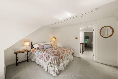 Photo 20 at 9 Inglewood Drive, Moore Park, Toronto