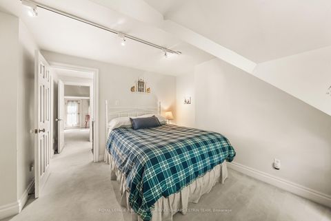Photo 22 at 9 Inglewood Drive, Moore Park, Toronto
