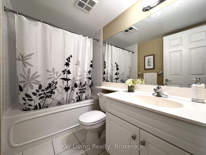 Photo 9 at 204 - 19 Barberry Place, Bayview Village, Toronto