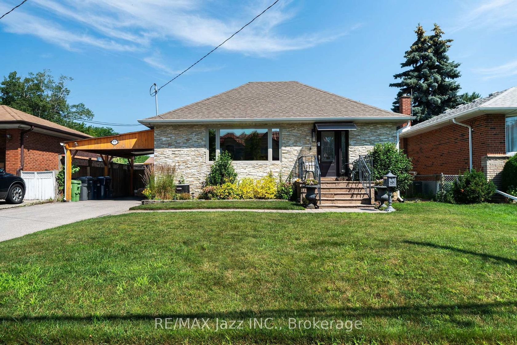 12 Warnsworth Street, West Hill, Toronto 
