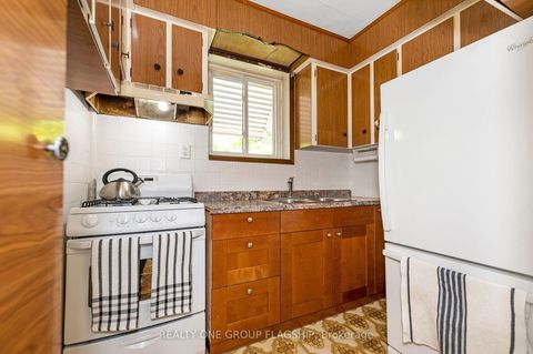 Photo 4 at 475 Shaw Street, Little Italy, Toronto