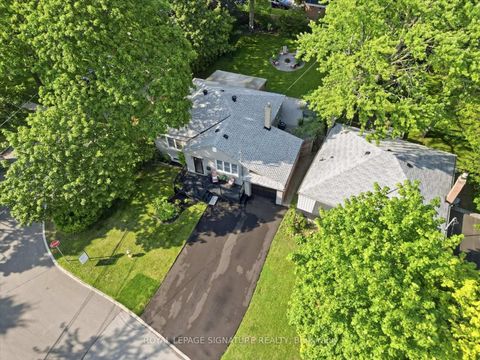 Photo 3 at 24 Latham Avenue, Cliffside, Toronto