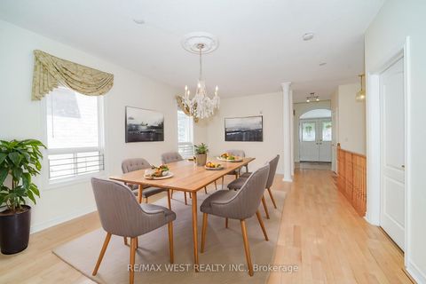 Photo 2 at 21 Mira Vista Place, Sonoma Heights, Vaughan