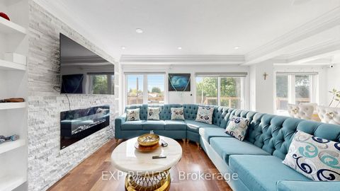 Photo 2 at 44 Tower Drive, Maryvale, Toronto
