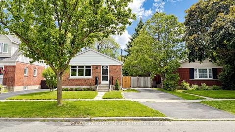 Photo 2 at 91 Vauxhall Drive, Dorset Park, Toronto