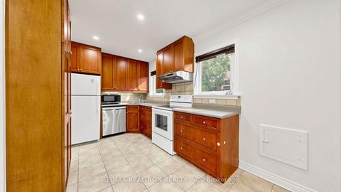 Photo 11 at 91 Vauxhall Drive, Dorset Park, Toronto