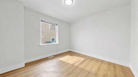 Photo 13 at 91 Vauxhall Drive, Dorset Park, Toronto