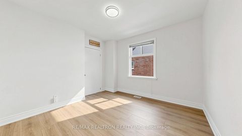 Photo 14 at 91 Vauxhall Drive, Dorset Park, Toronto