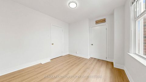Photo 16 at 91 Vauxhall Drive, Dorset Park, Toronto