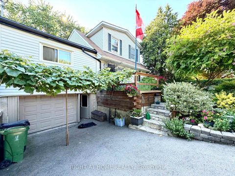 Photo 2 at 30 Allister Avenue, Cliffcrest, Toronto