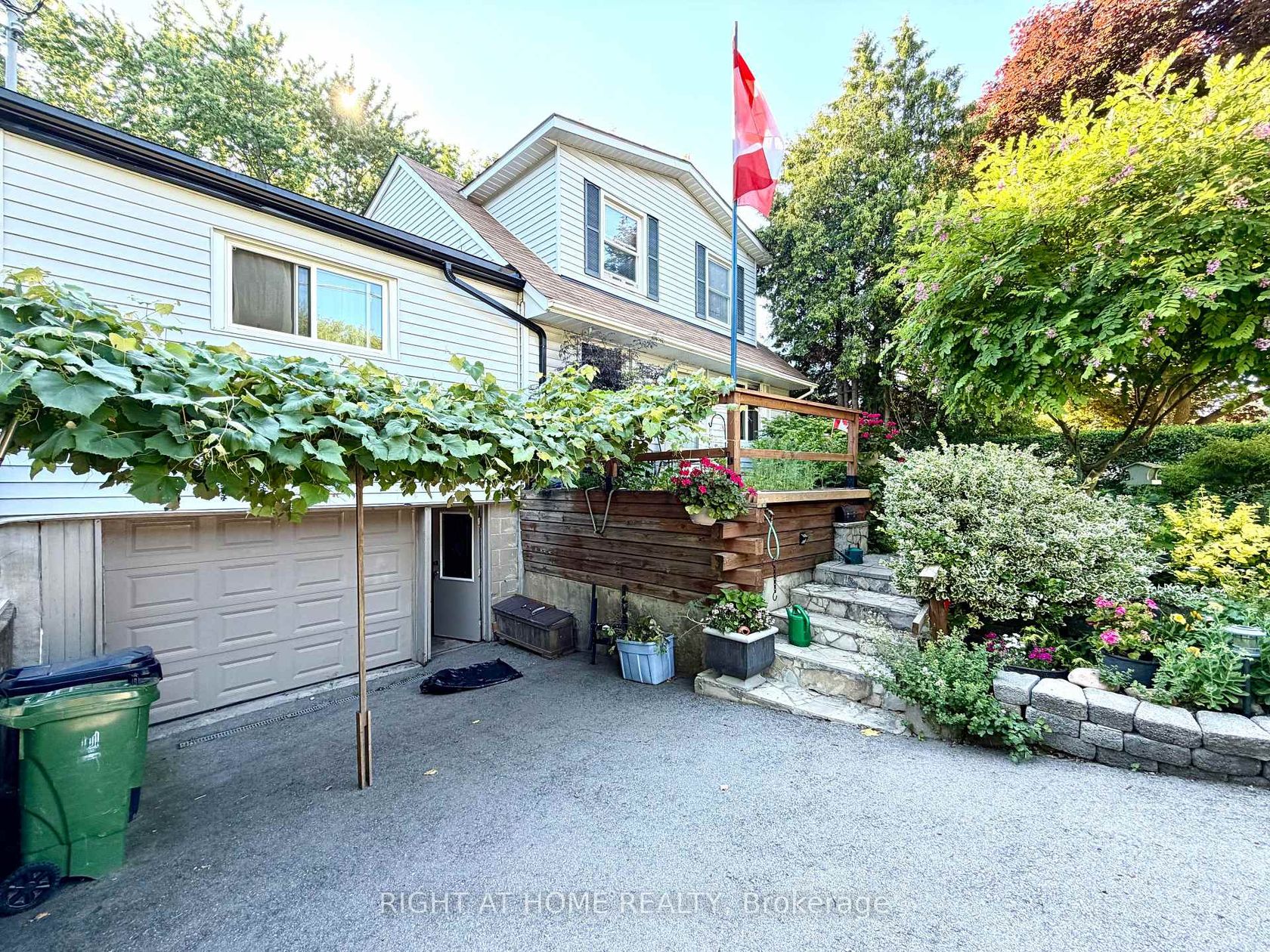 Photo 2 at 30 Allister Avenue, Cliffcrest, Toronto