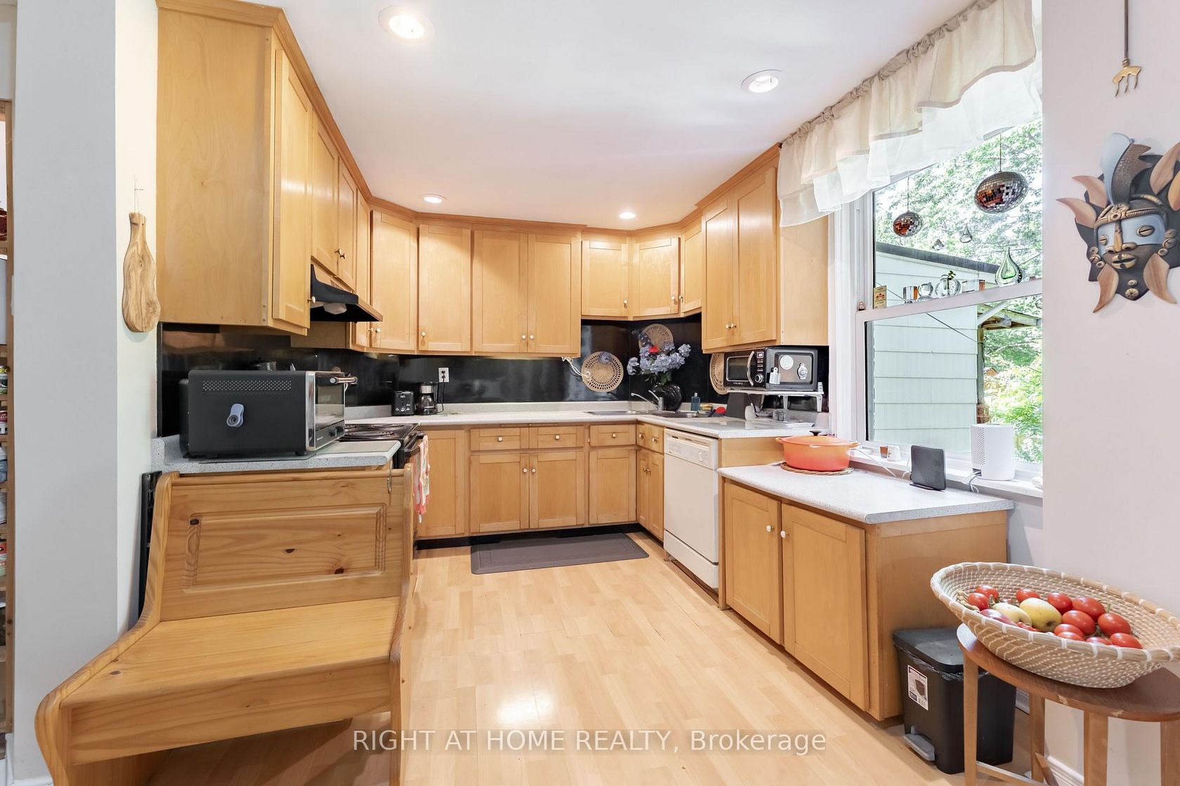 Photo 9 at 30 Allister Avenue, Cliffcrest, Toronto