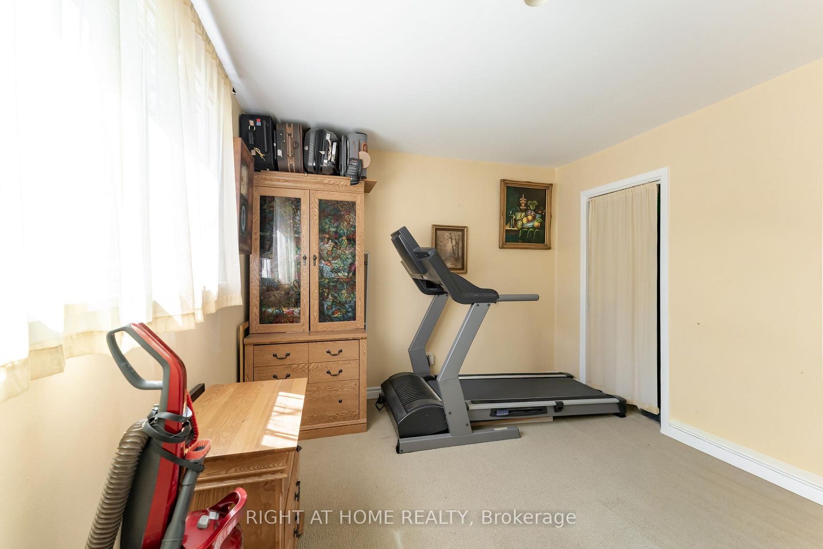 Photo 13 at 30 Allister Avenue, Cliffcrest, Toronto