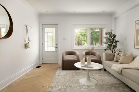 Photo 3 at 37 Gledhill Avenue, Lumsden, Toronto