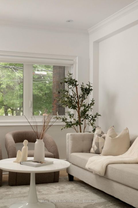 Photo 5 at 37 Gledhill Avenue, Lumsden, Toronto