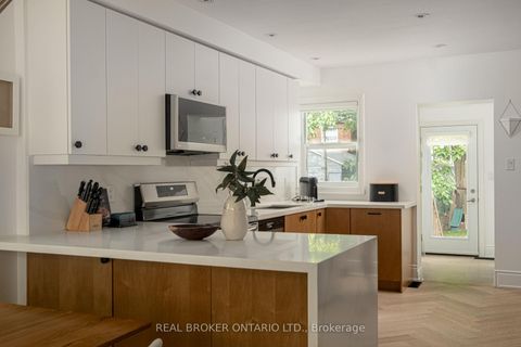 Photo 9 at 37 Gledhill Avenue, Lumsden, Toronto