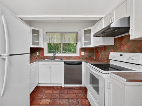 Photo 9 at 110 Glenwoods Avenue, Keswick South, Georgina