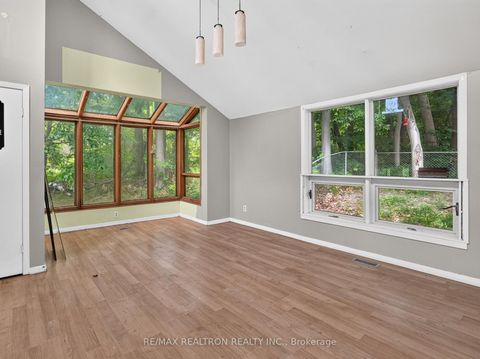 Photo 12 at 110 Glenwoods Avenue, Keswick South, Georgina